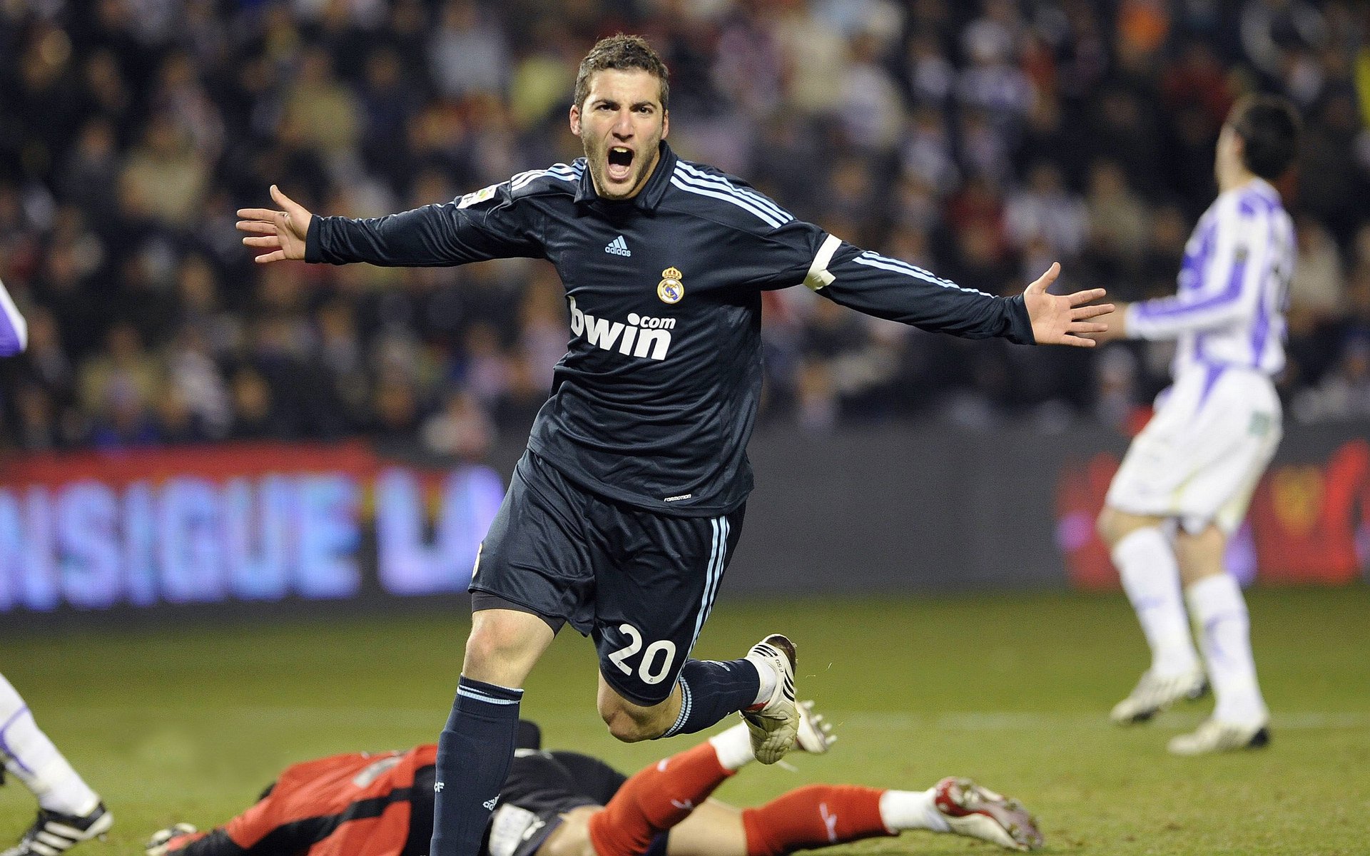 球队战术圈套奏效，专栏作家详细解析，球赛战术